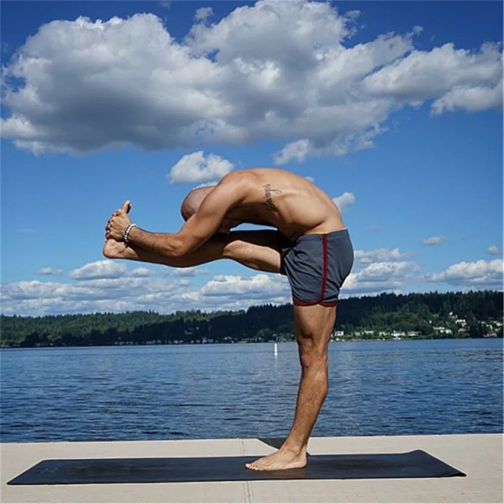 Новые модные быстросохнущие ультратонкие сетчатые спортивные шорты мужские