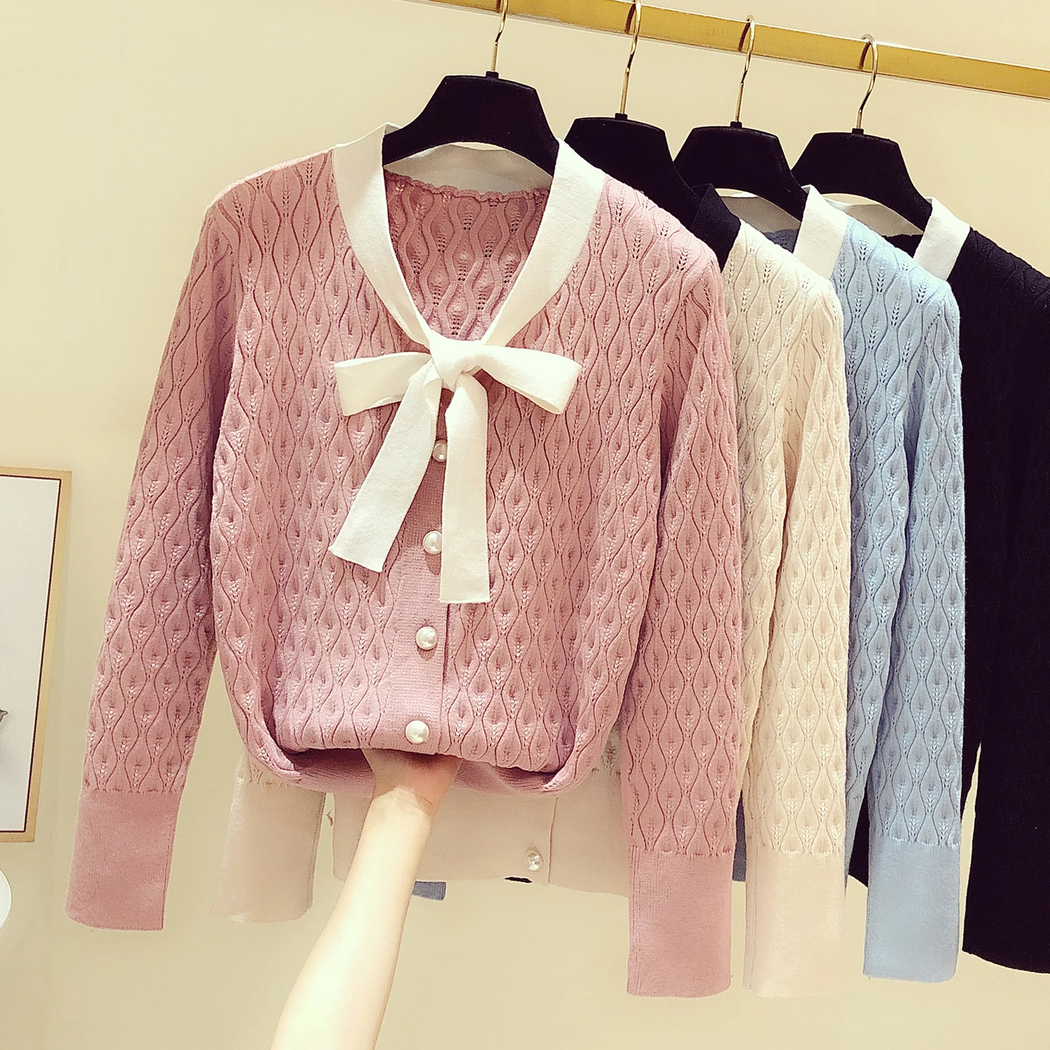 

JSXDHK Fashion Fall Winter Sweater Cardigan Elegant Women Pearl Button Lace Up Bow Knitted Wavy Pattern Loose Cardigan Knitwear