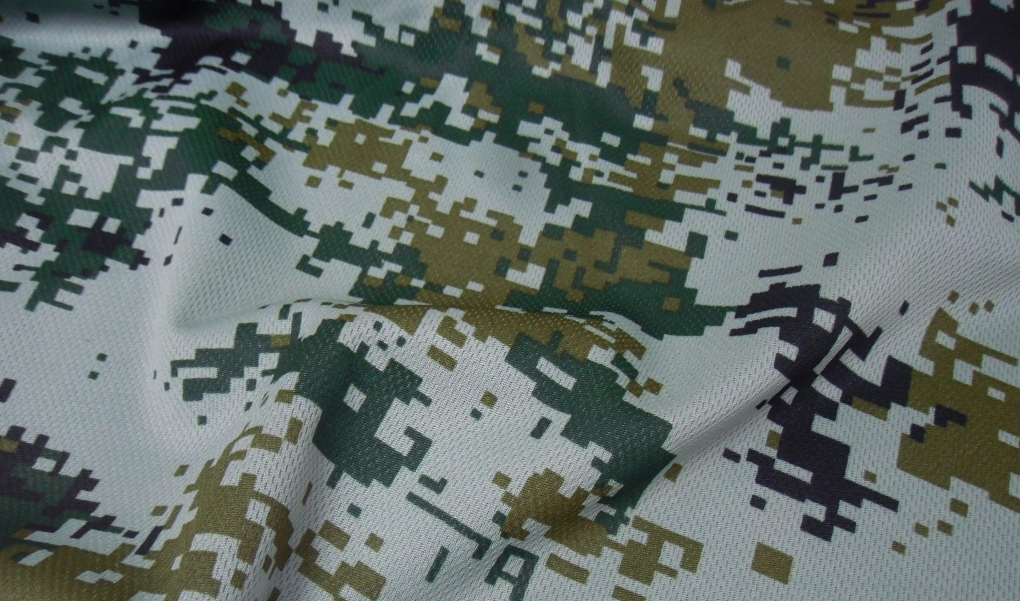 Зеленая мозаика трикотажная эластичная ткань цифровая камуфляжная хлопок