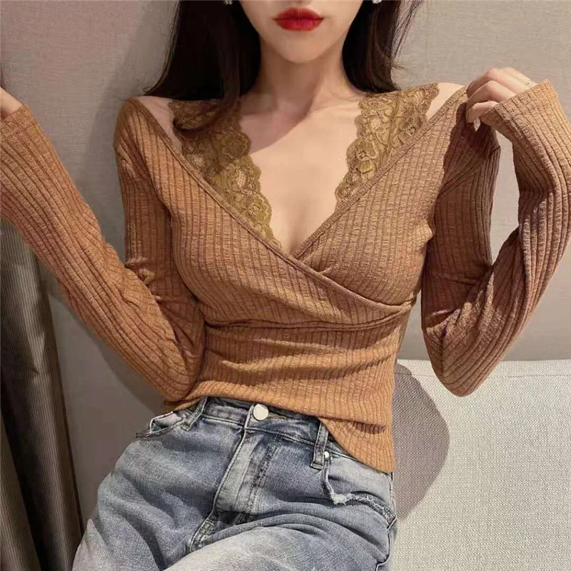 GRUIICEEN тонкая женская футболка лоскутное кружево V образный вырез весенний Топ с