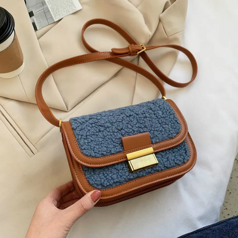 

Небольшой лоскут сумки через плечо для женщин 2021 элегантный Велюр Повседневная сумка на плечо, для девушек, банкетные вечерние модный кошел...