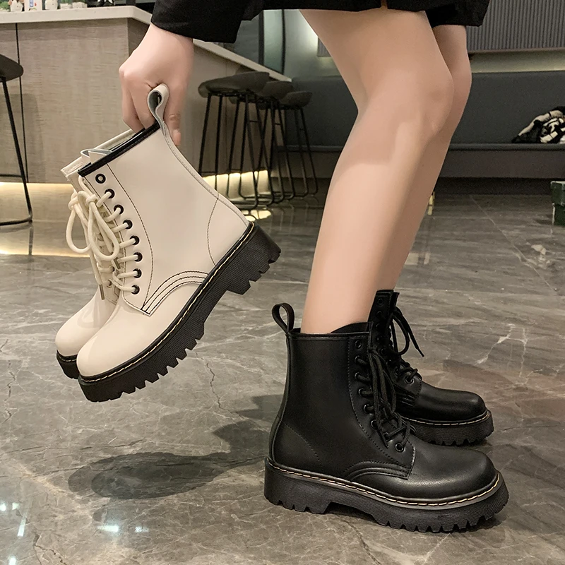 

Женские резиновые ботинки на среднем каблуке, роскошные дизайнерские ботинки со шнуровкой и круглым носком, белые осенние модные женские б...