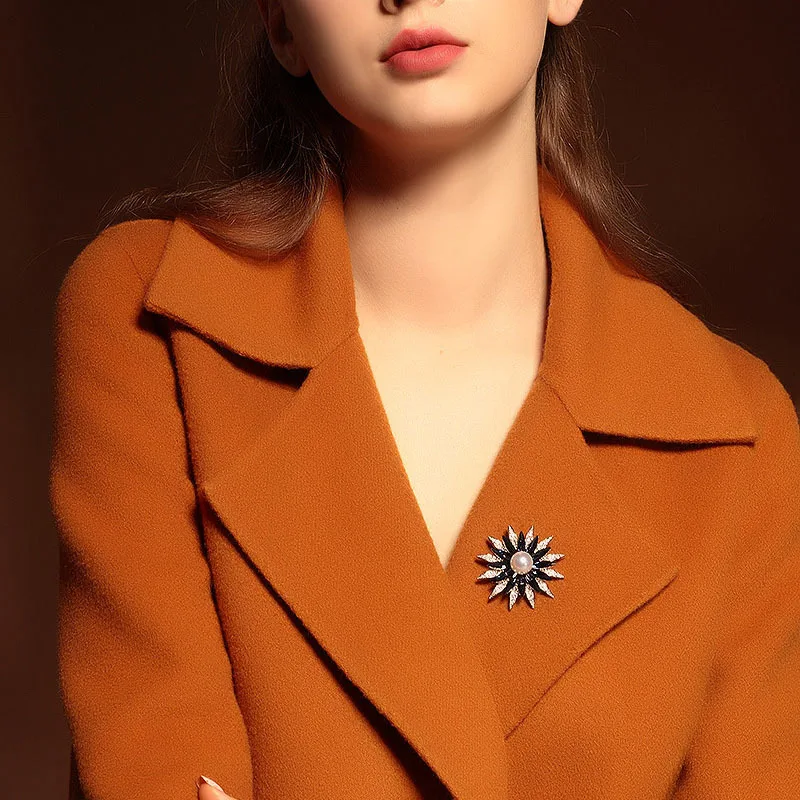 

Luxury Summer fashion brooches Women Blue Pink Color Crystal Sunflower brooch Accessories 4 colors choose new 2020