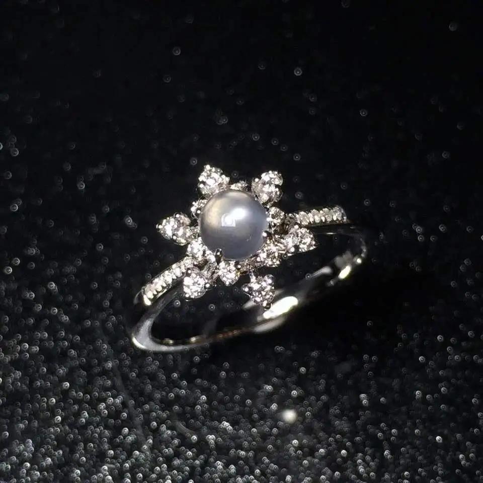 Кольцо с натуральным ледяным халцедоном из Мьянмы серебра 925 пробы нефритом И