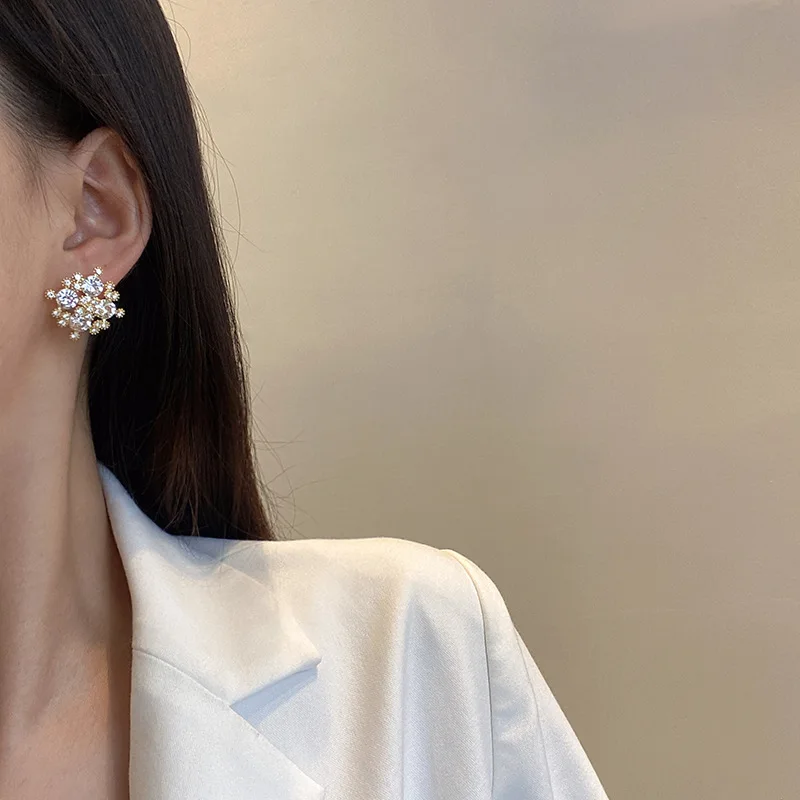 

Gypsophila Earrings Light Luxury High-End Earrings Fashion Trend Earrings Simple and Exaggerated Women's Jewelry