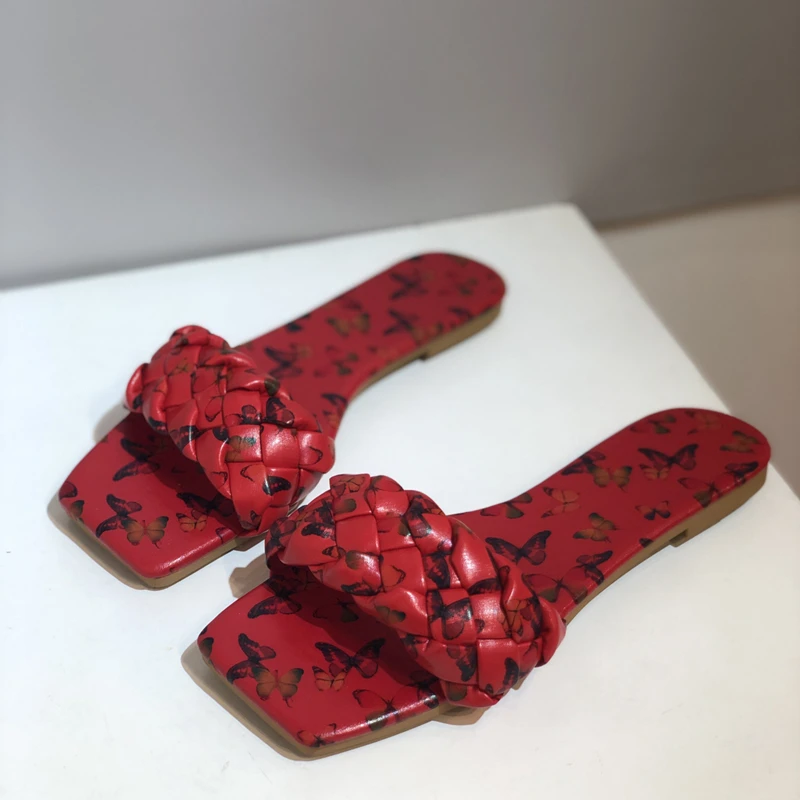 

Outdoor women's slippers New soft soled sandals for summer 2021 butterfly printing Flat bottom Retro Rome seaside Beach shoes