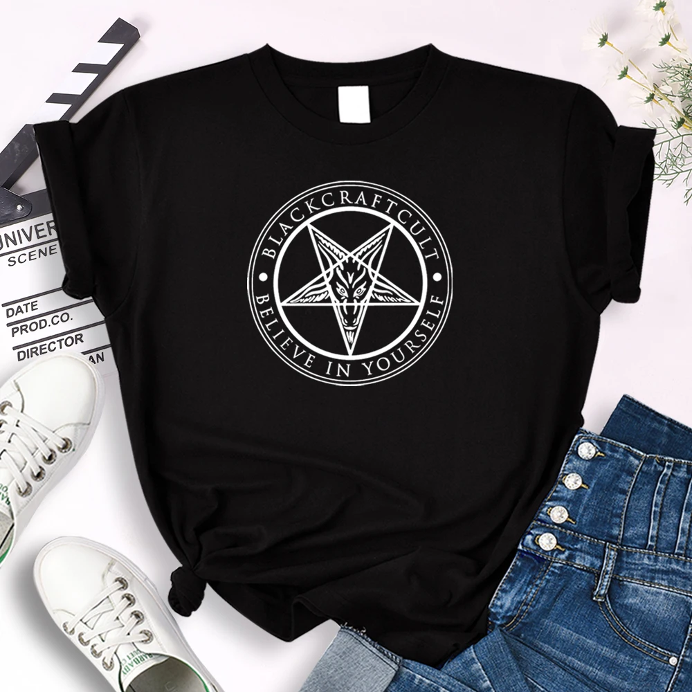 

Женская футболка blackcraftкульт Belleve In Yourself, топы с буквенным принтом, женская модная Винтажная футболка с круглым вырезом, свободная футболка б...