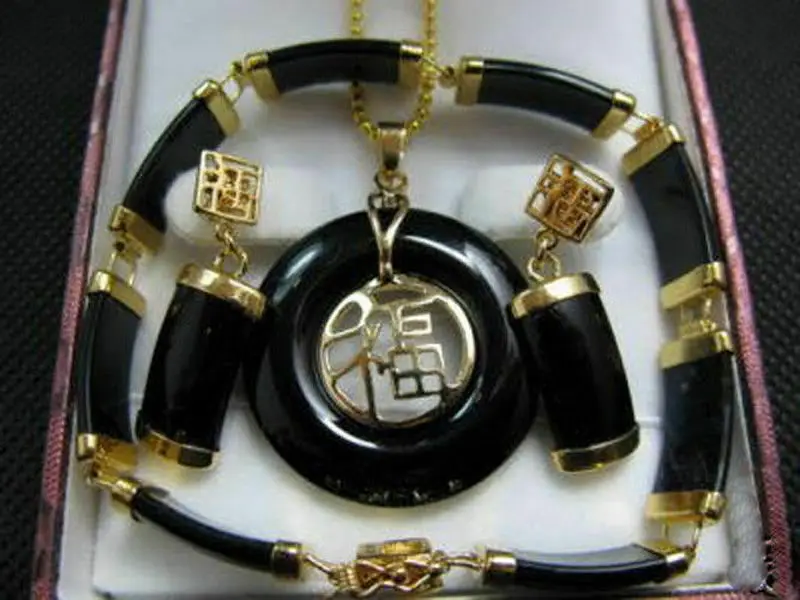 

Natural Black jade pendant necklace bracelet earrings Jewelry set AAA