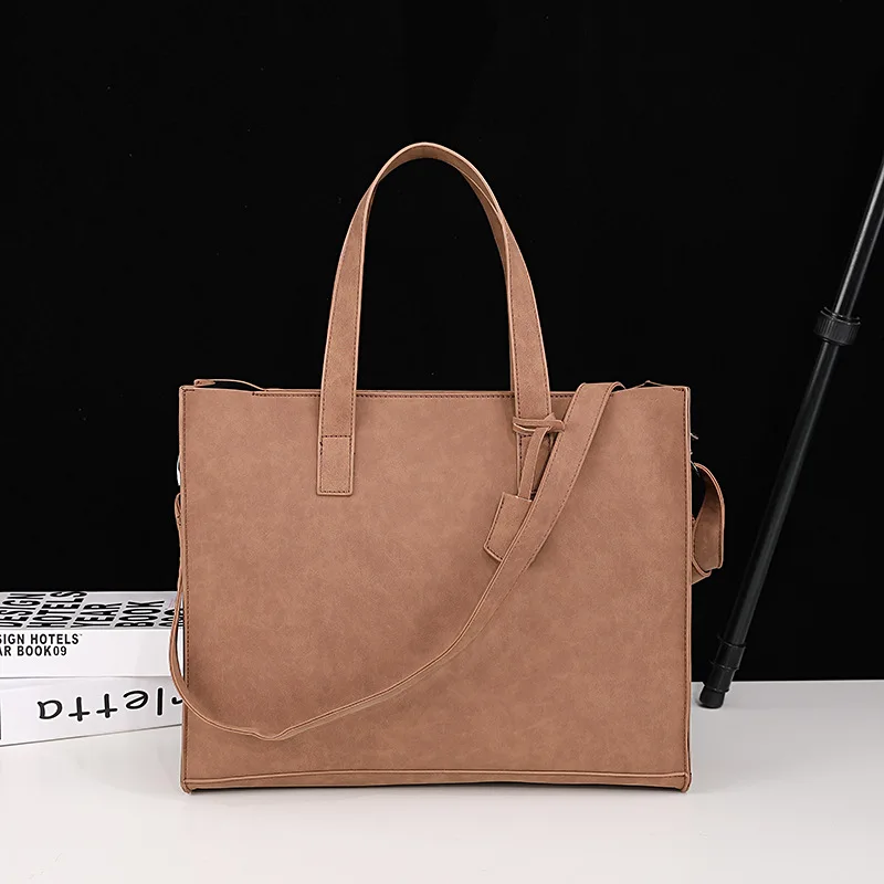 

Fashion Pu pitot bag trend Messenger Handbag men's shoulder bag Retro