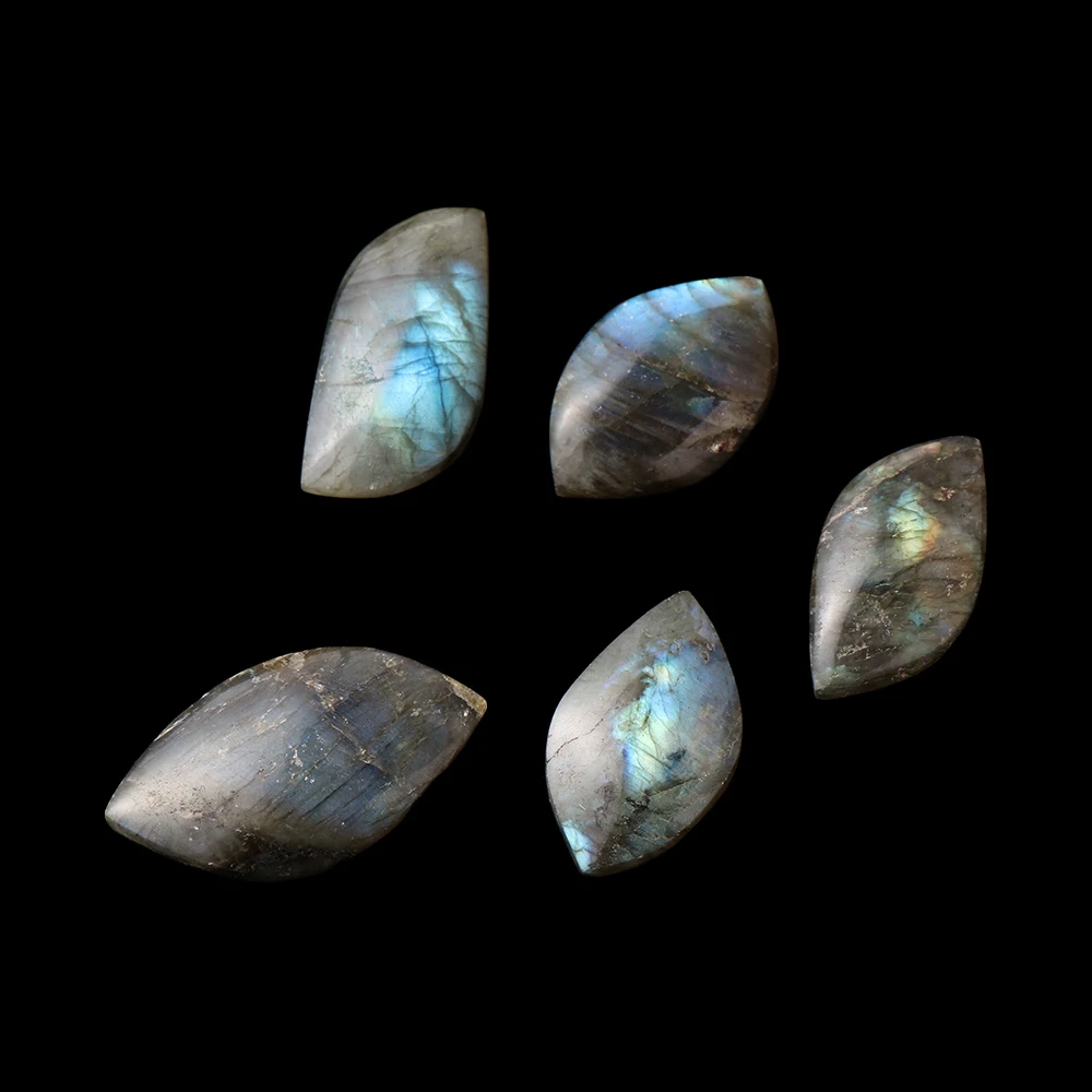 Из мадагаскарского лечебного камня минеральный образец натуральный лабрадорит