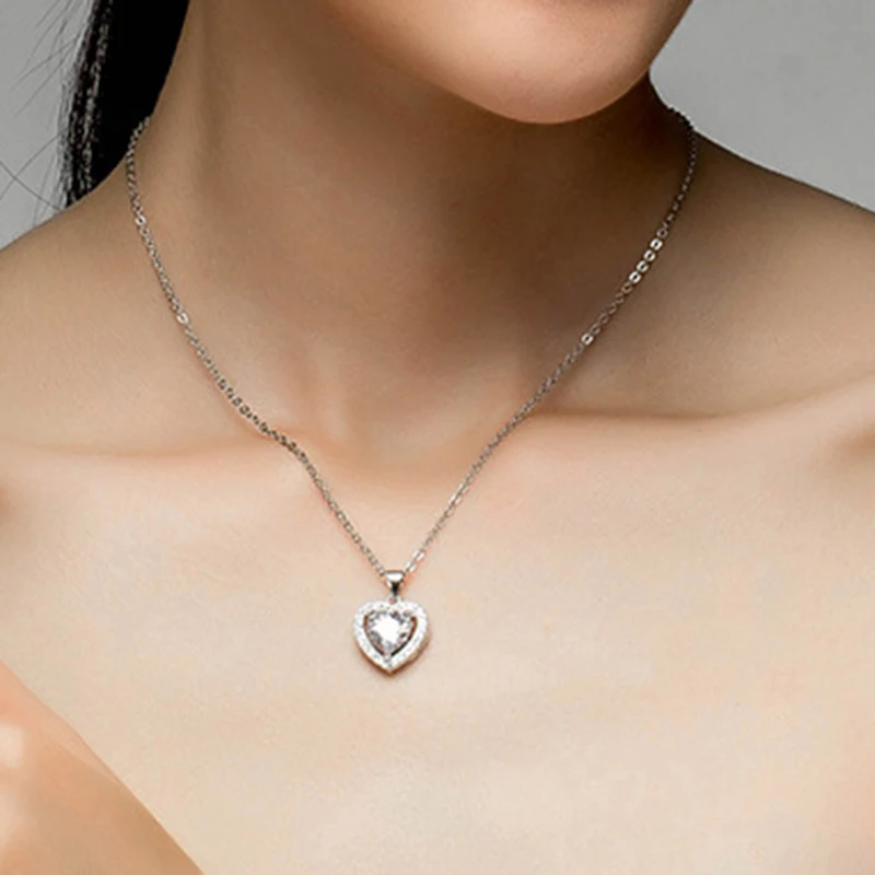 

White Emulation Moissanite Heart Pendant Female Love Clavicle Necklace for girl women jewelry accessories