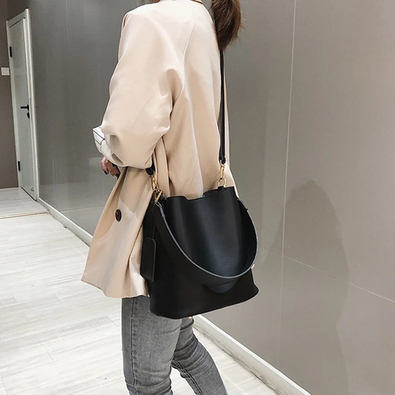 

Ladies Casual Shoulder Bag Messenger Bag Large Capacity Simple Wallet