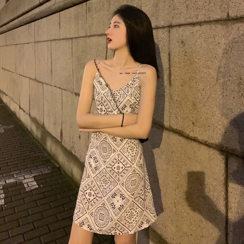 

2021 New Net Red Retro Floral Skirt Ladies Strapless Short Suspender Skirt Summer Slim Dress Fresh And Comfortable Sexy Simple