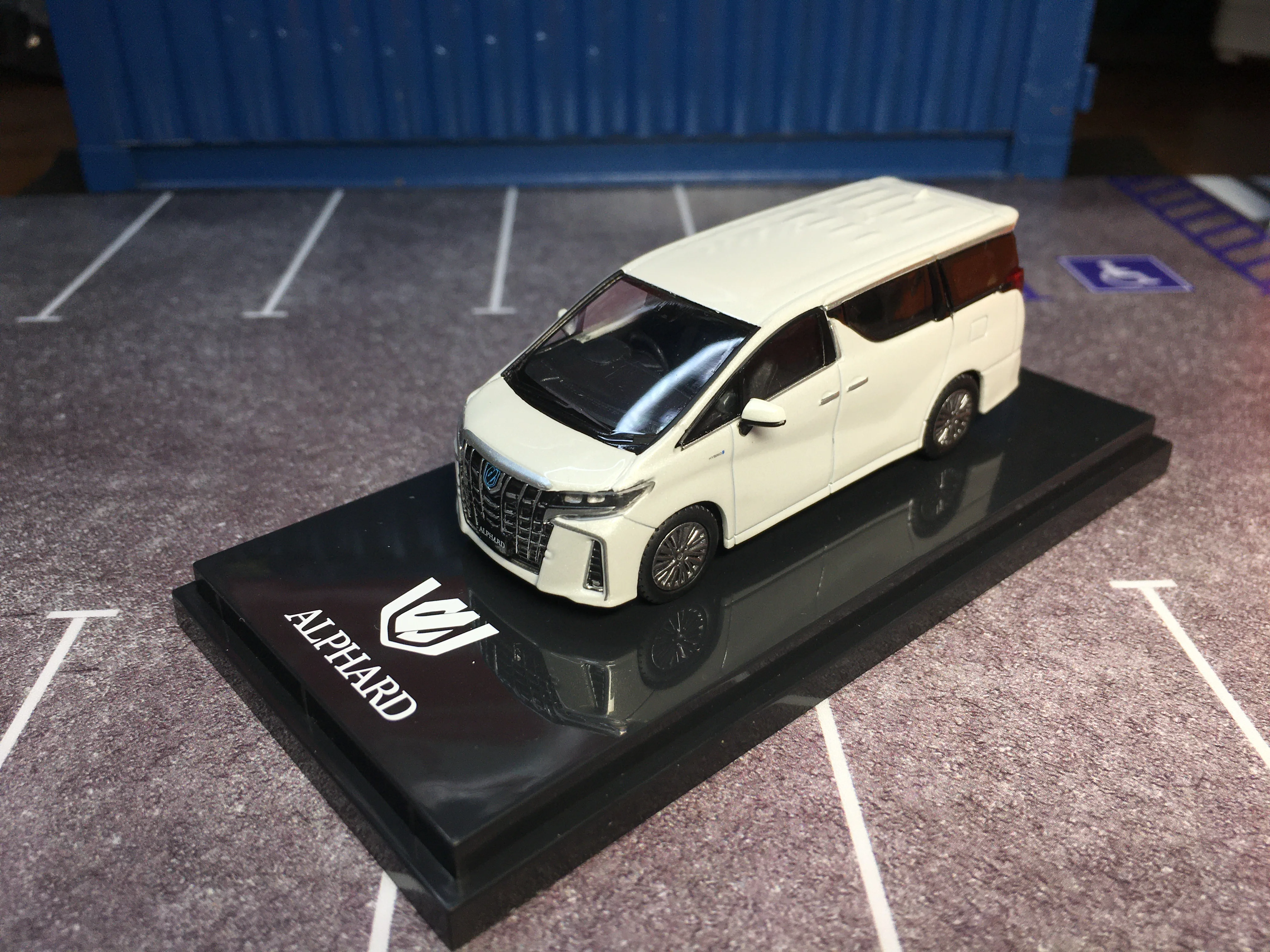 

Hobby Japan 1/64 Toyota Alphard Hybrid H30W Aero Type HJ641012HLW Die Cast Model Car Collection Limited
