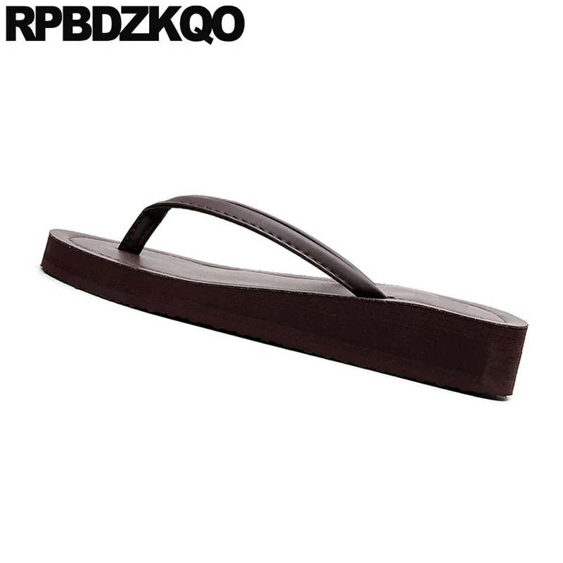 Шлепанцы на низкой танкетке Женские шлепанцы Кожаные босоножки платформе