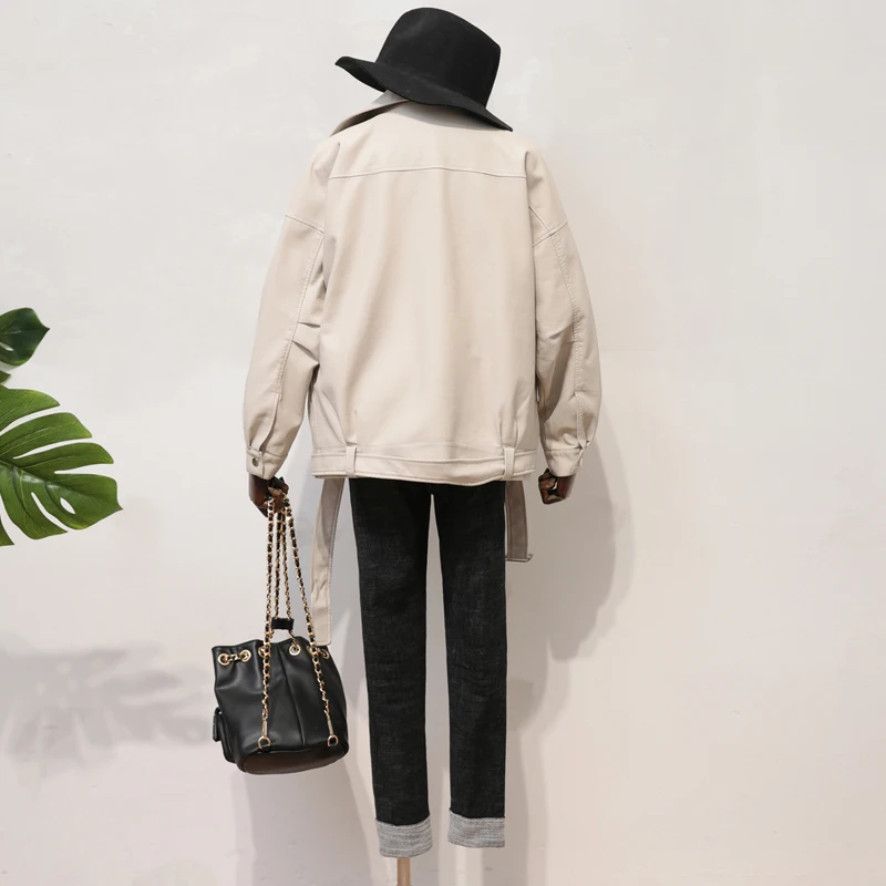 Куртка женская из искусственной кожи на молнии с поясом | Женская одежда