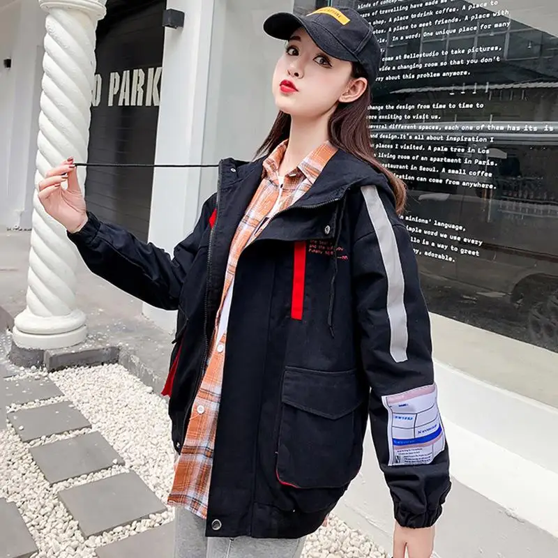 Женская куртка на молнии с аппликацией Merry Pretty Черная длинным рукавом и капюшоном