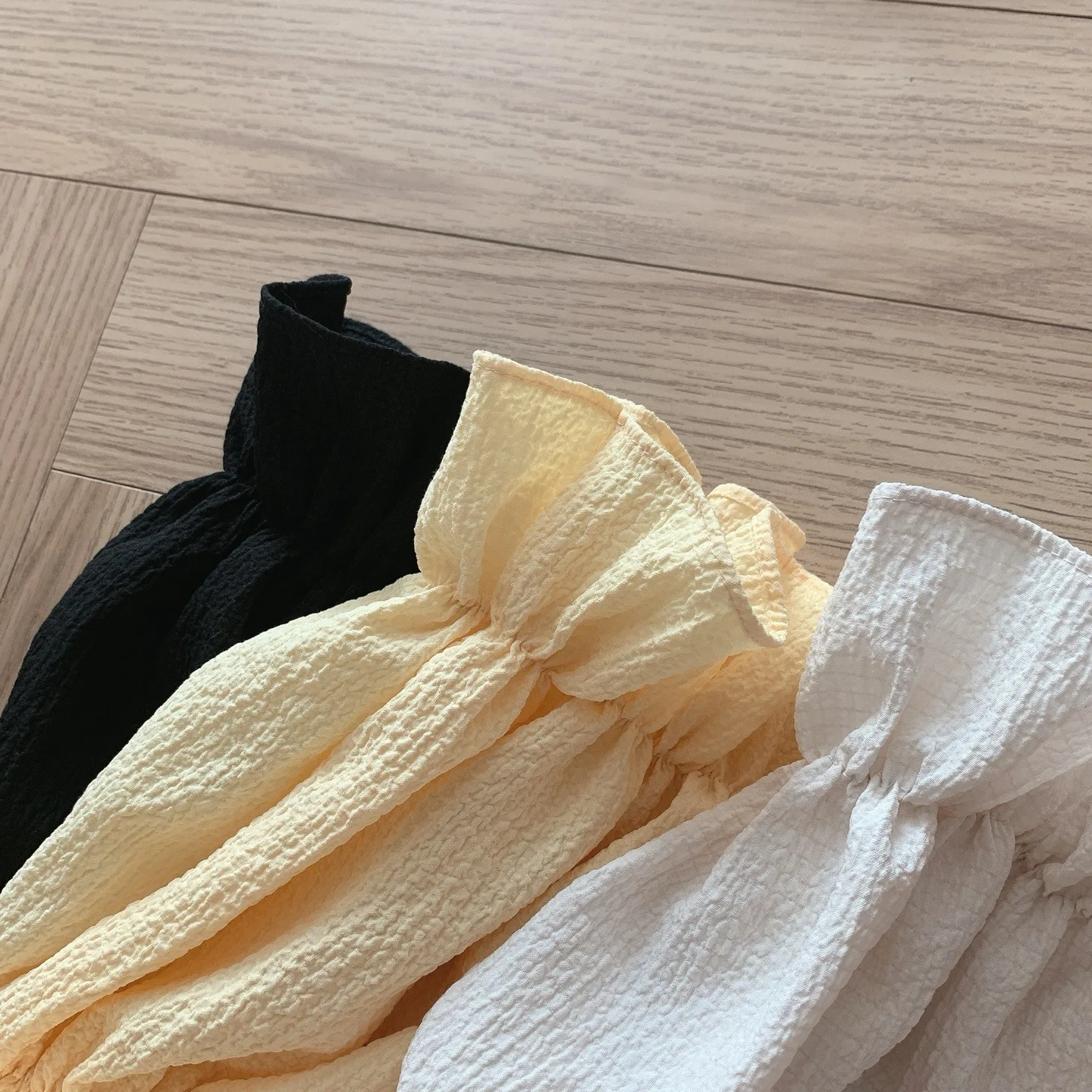 

2021 Spring Summer Shirts Vintage Puff Sleeve Blouse Square Neck Women Shirts Tops Sexy Slim Women Blouse Shirt Black Sweet