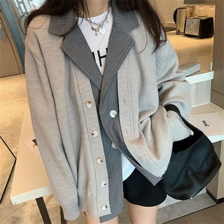 

Корейский Кардиган, Свитер, женский осенний костюм из двух предметов с имитацией двух частей, ленивое пальто, модная двухрядная пуговица с V-...
