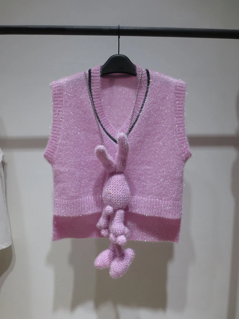 Весна 2021 новинка свитер без рукавов с V-образным вырезом и украшением в виде куклы