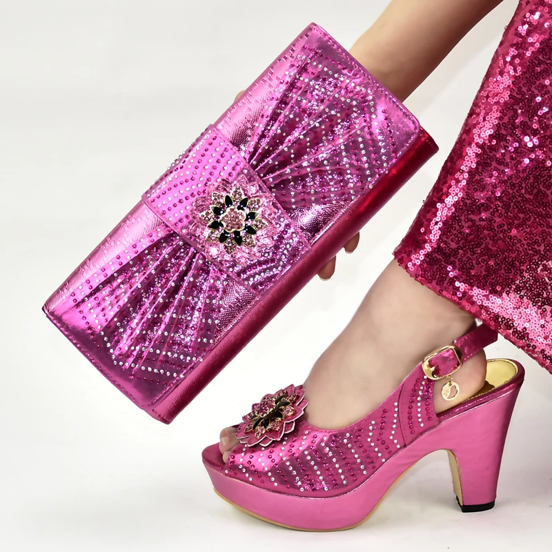 Итальянская обувь с сумочкой в комплекте Комплект из туфель и сумочки