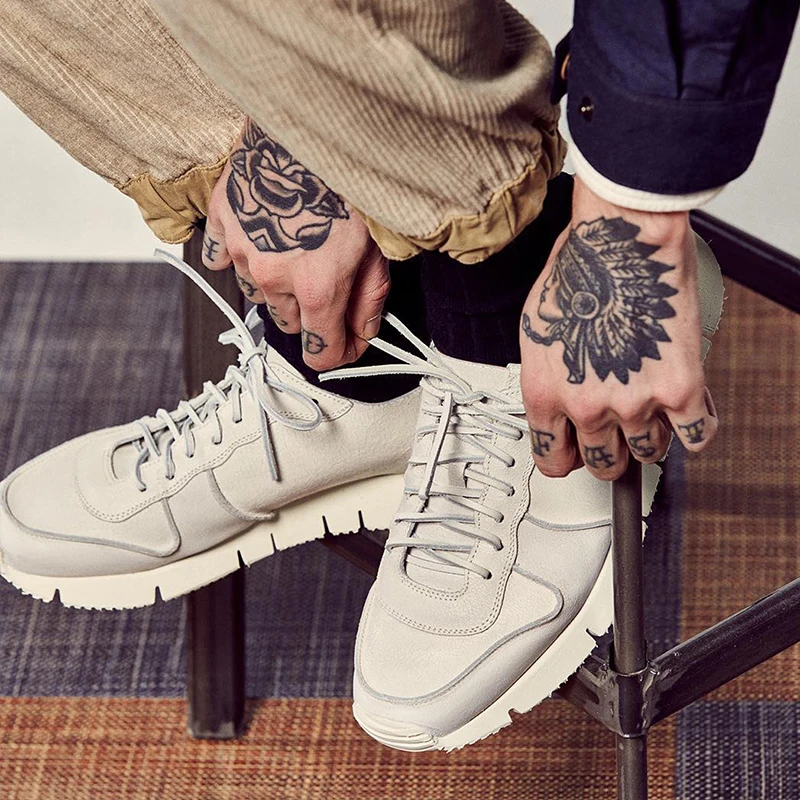 Мужские кроссовки из натуральной кожи на шнуровке |