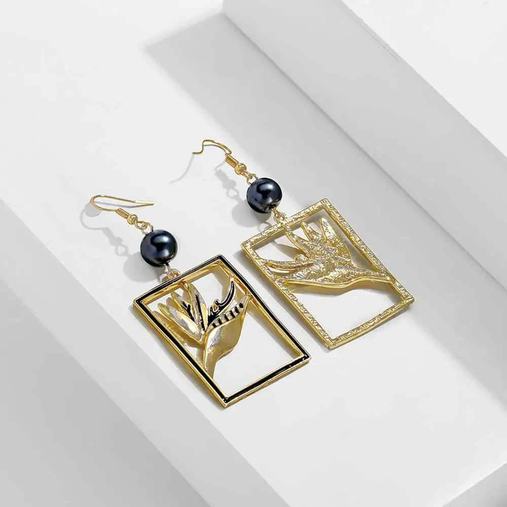 

SophiaXuan Hawaiian Pearl Jewelry 2021 New Design Leaf Drop Earrings for Women Trendy Alloy Dangle Hangling Earring Earing Girls