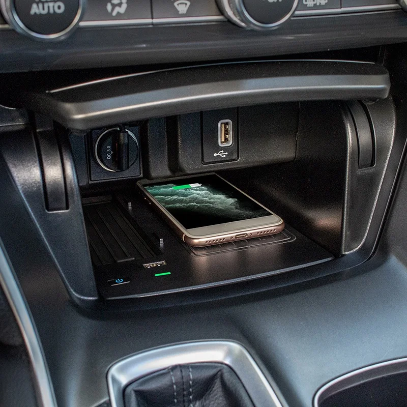 

Mobile Phone Wireless Charger Wireless Charging Board Cover for Honda Accord 2018 2019 2020 Car Accessories