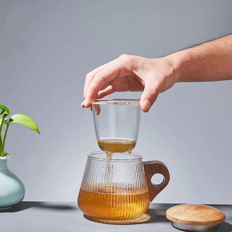 

Wooden handle style office large capacity water tea glass cup with Tea Infuser Filter 210415-06