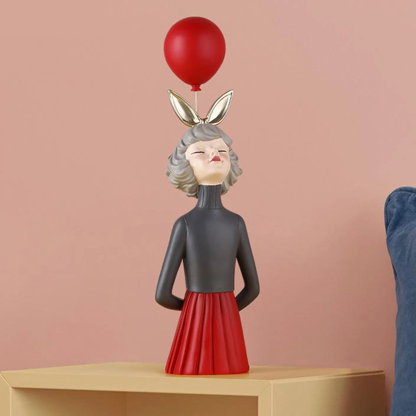 

Resin Modern Girl Figurine Nordic Style Ornament Statue Valentine's Crafts