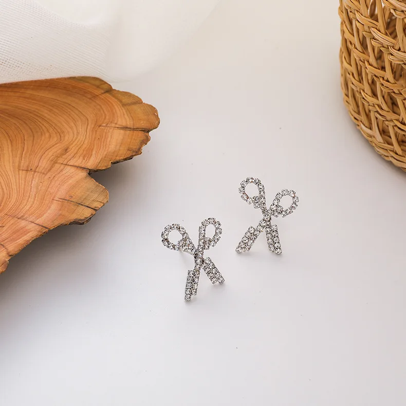 

Korean Style New Delicate Full Rhinestone Crystal Scissors Stud Earrings For Women Fashion Temperament Boucle Doreille