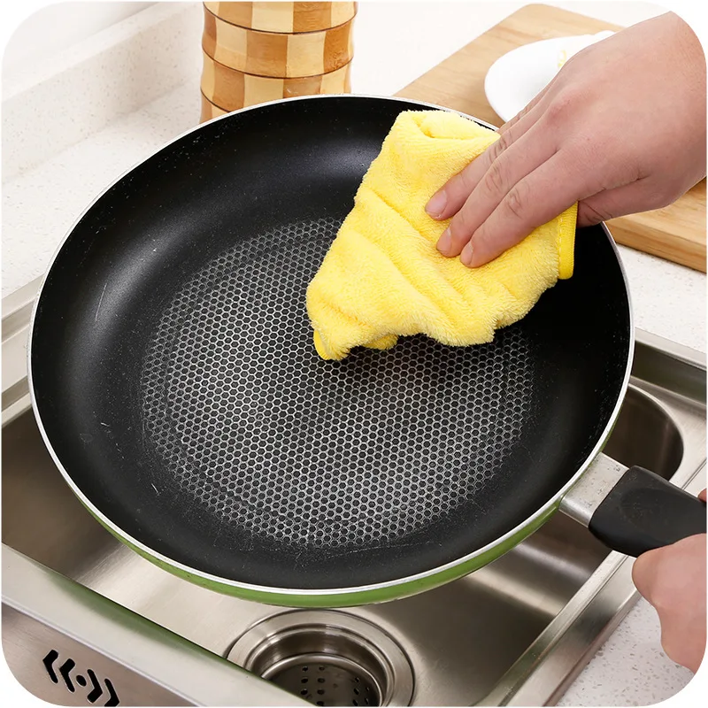 Смайлик полотенце детское из микрофибры для ванной комнаты висит полотенца