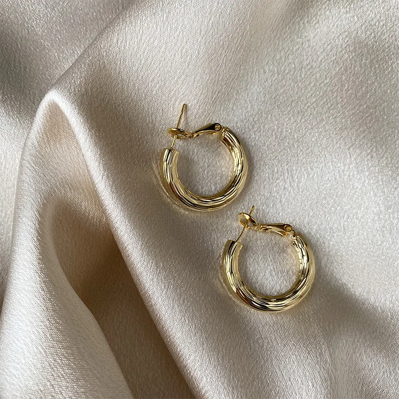 

New Design 2021 Trend Wholesale Brushed Middle Circle Hoop Earrings For Women Office Party Copper Classic Jewelry Gold-Color