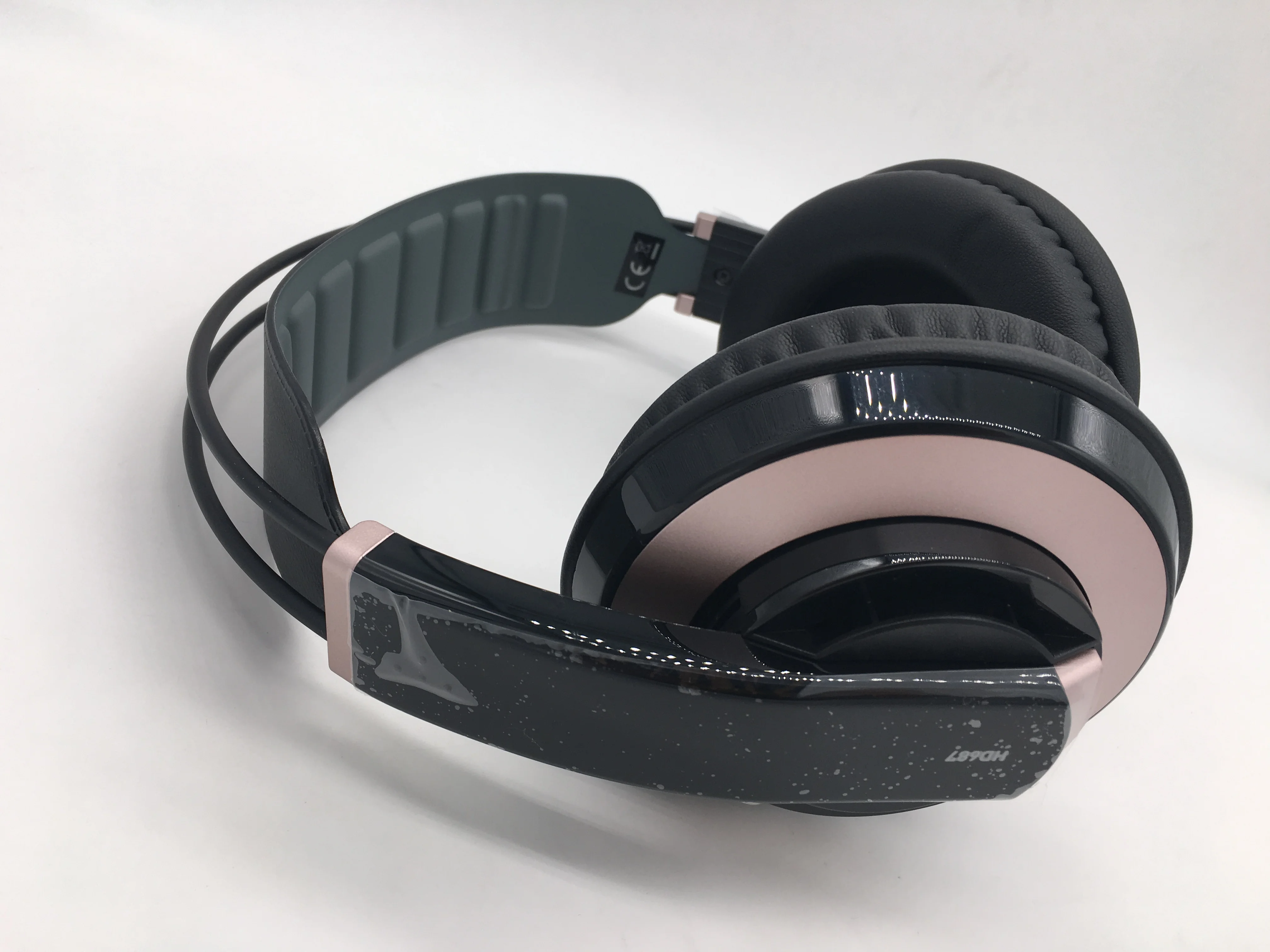 Профессиональные полуоткрытые студийные стандартные динамические наушники