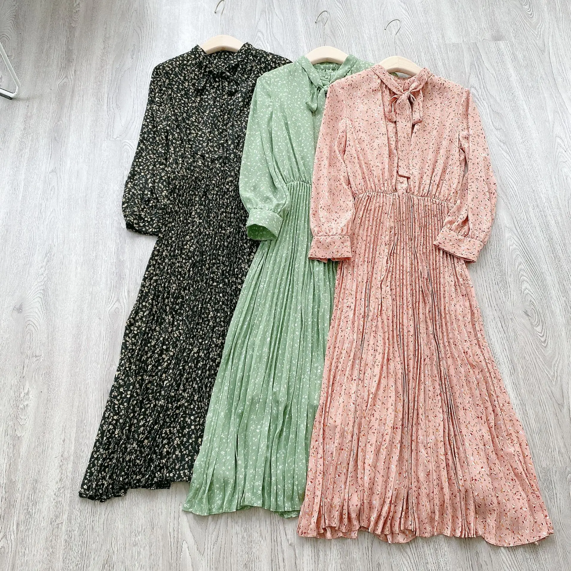 

Elegant Fashionable Floral Bow Ribbon Dress Elastic Waist Long Sleeve Pleated Dress 2021 Summer Slimming Fresh Maxi Dress