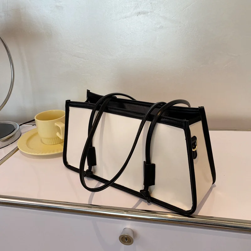 

Small foreign style simple bag women's new fashion versatile one shoulder armpit bag French popular women's bag