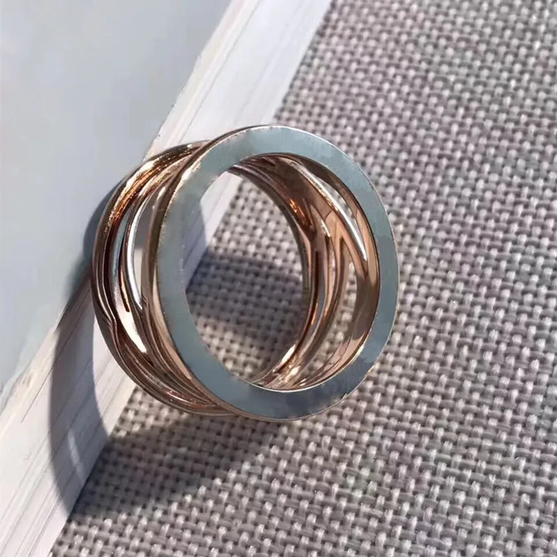 

Brand Hollow bv Ring, Titanium Steel Does Not Rust, Exquisite Accessories Couples Wedding Fashion Ring