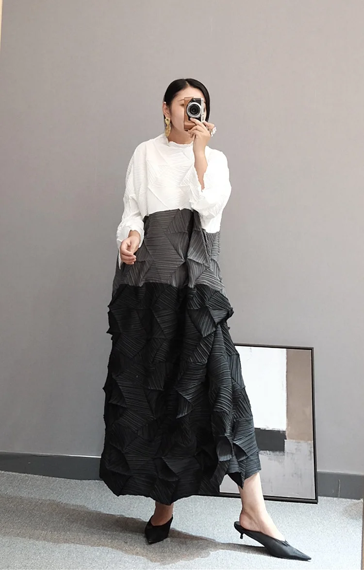 

Plus Size Dress For Women 45-75kg 2020 Spring Elastic Loose Miyake Pleated Turtleneck Long Sleeves Color Patchwork Long Dresses