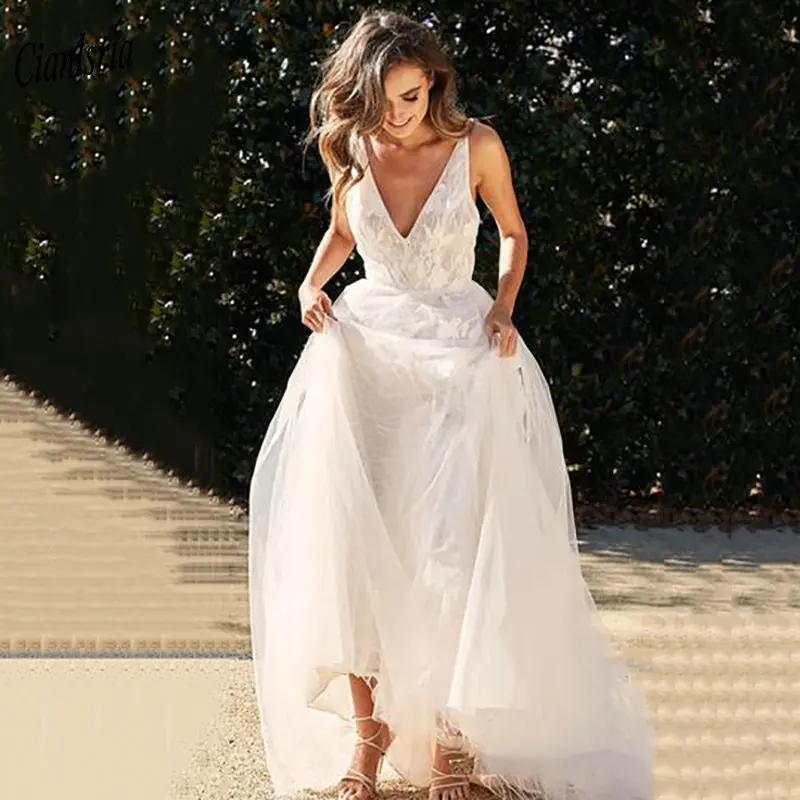 

Sexy Spaghetti Straps Backless Lace Country Bohemian Wedding Dresses V-Neck Sleeveless Pleats Long Boho Bridal Gown