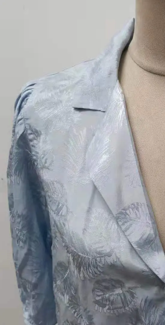 

Women Blouse Retro Jacquard Floral Print Single-breasted Casual Turn Down Collar Shirt Ladies Blouse Ladies Tops 2021 Summer