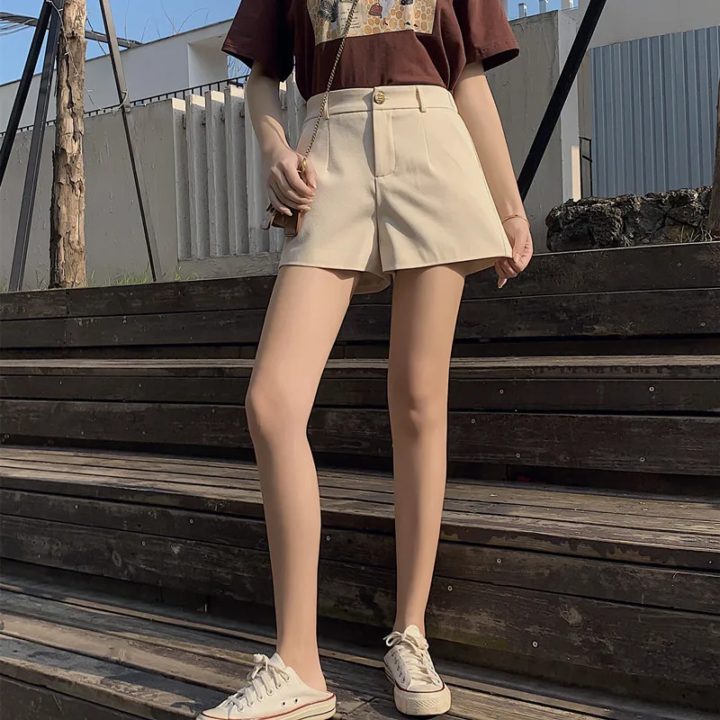 

Spring and summer 2020 new wear versatile black high waist loose and thin casual elastic A-line Suit Shorts for women