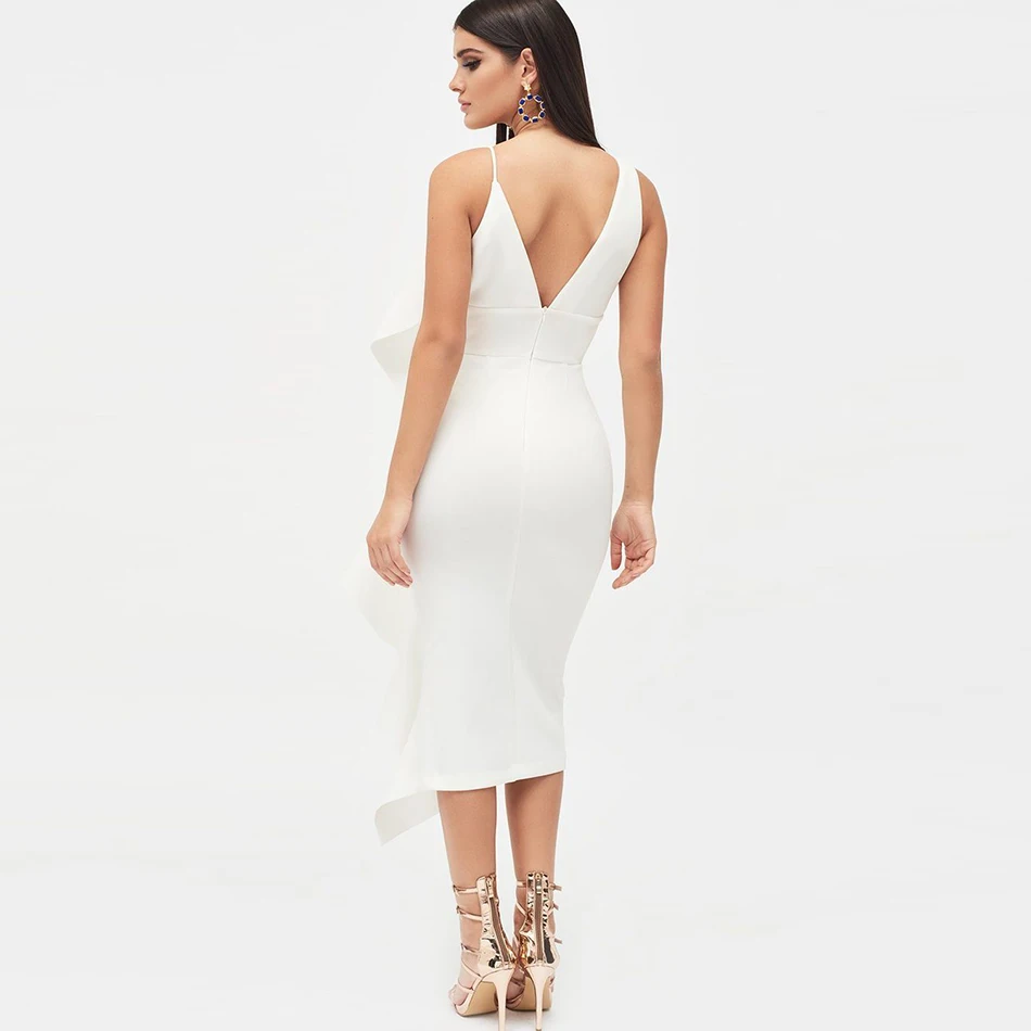 Женское летнее облегающее платье без рукавов розовое или белое с оборками лето