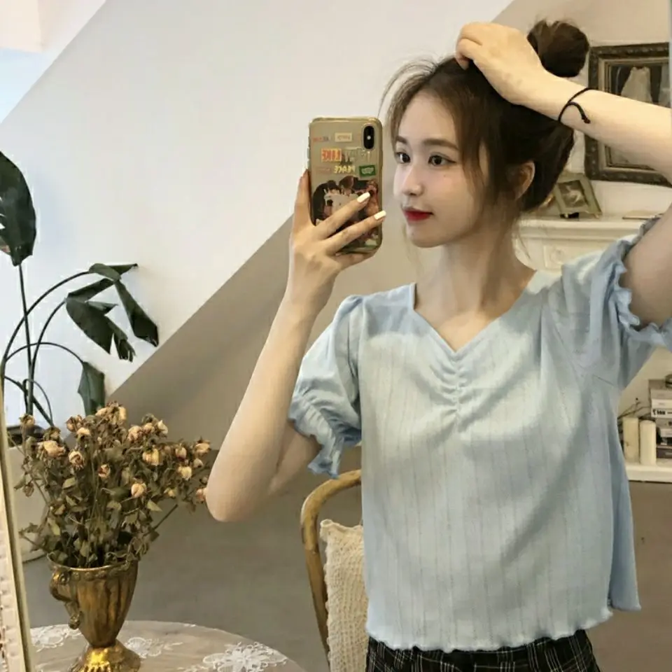 

2021 spring and summer V-neck slim foreign style small Shirt Short Sleeve T-Shirt women's fashion Korean version versatile thin