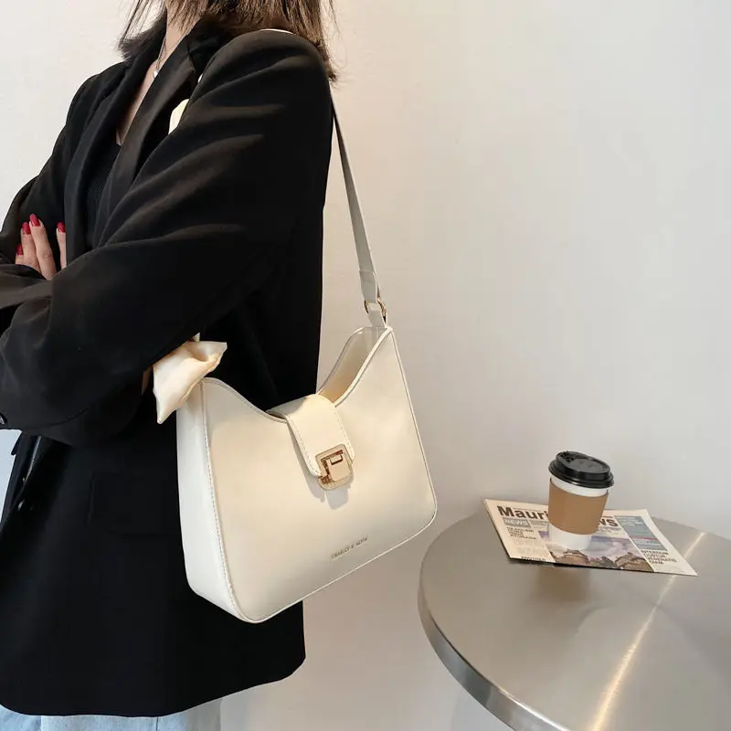 

Fashion Ribbon Chain Women Underarm Shoulder Bag Elegant Vintage Solid Color Handbag Luxury Brand Quality Saddle Bag for Ladies