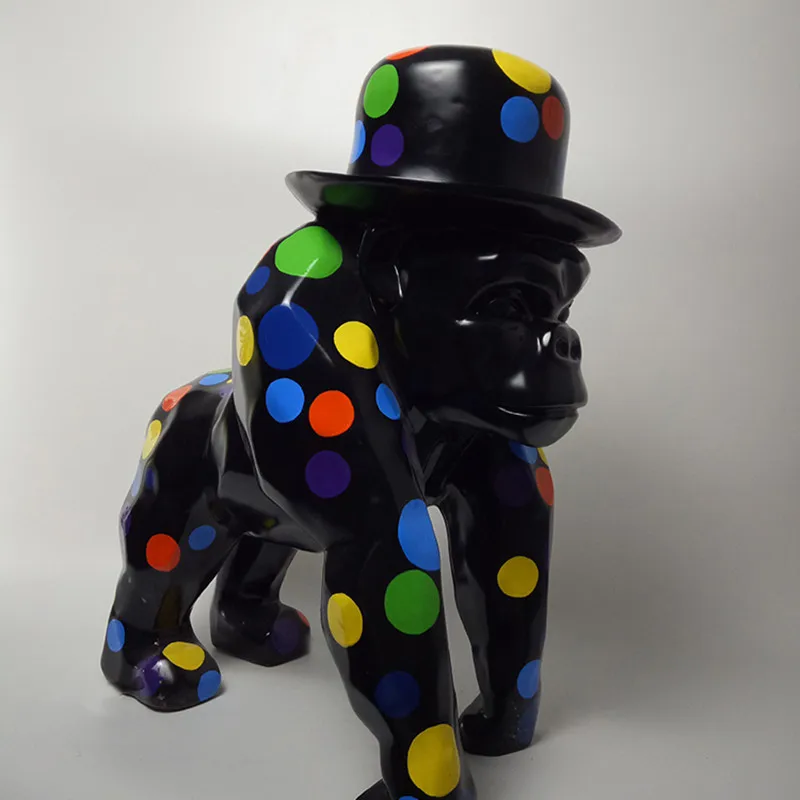 

60CM FRP Sculpture Animal Hat Orangutan Living Room Coffee Table KTV Clothing Store Office Cartoon Graffiti Monkey Decor M3272