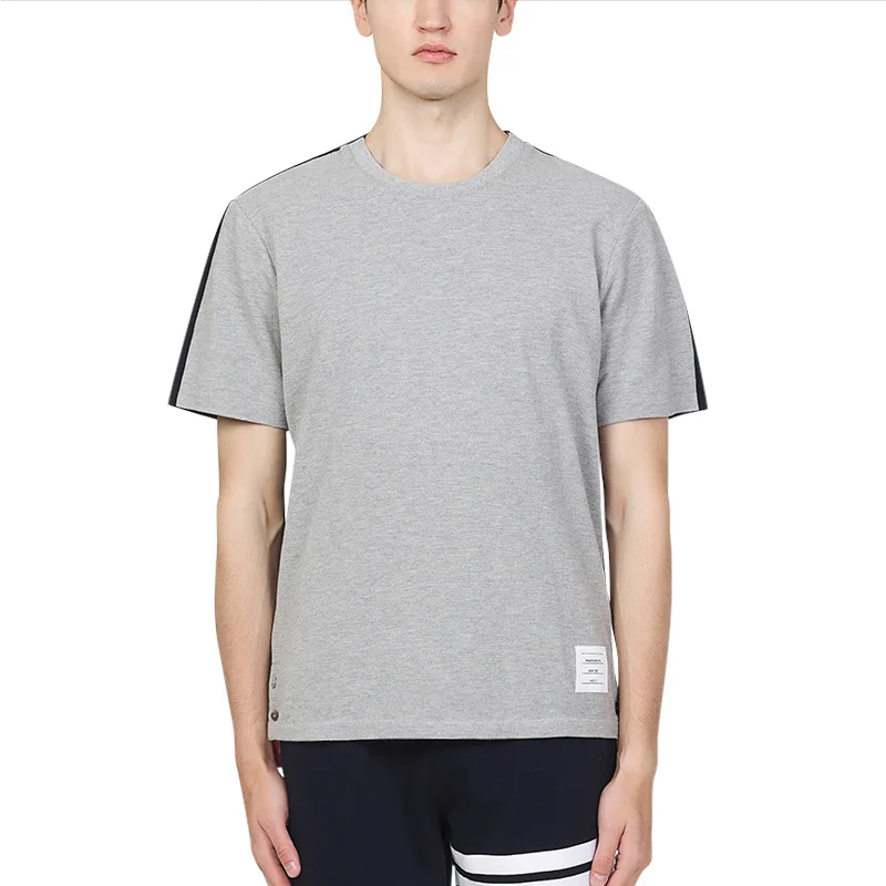 

Мужская хлопковая футболка с коротким рукавом, круглым вырезом и пэчворком