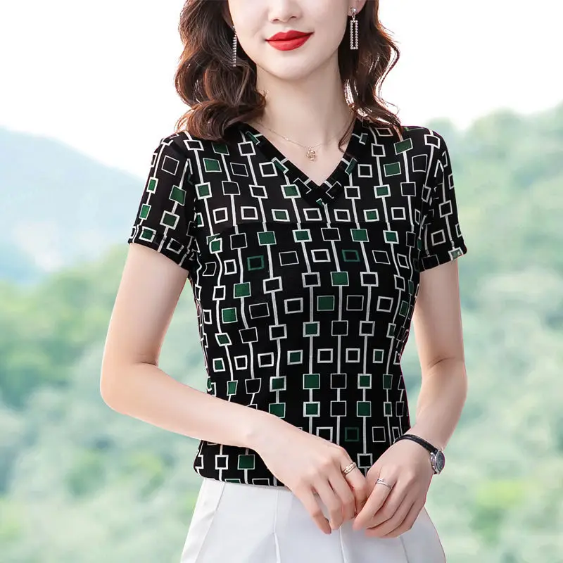 

2021 summer new large V-neck mesh T-shirt Print Blouse versatile top