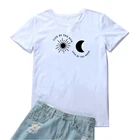 Live солнцем Love The Moon для женщин футболки со смешным Sun Moon Графический Футболка для женщин Harajuku одежда Camiseta Mujer топы белого цвета
