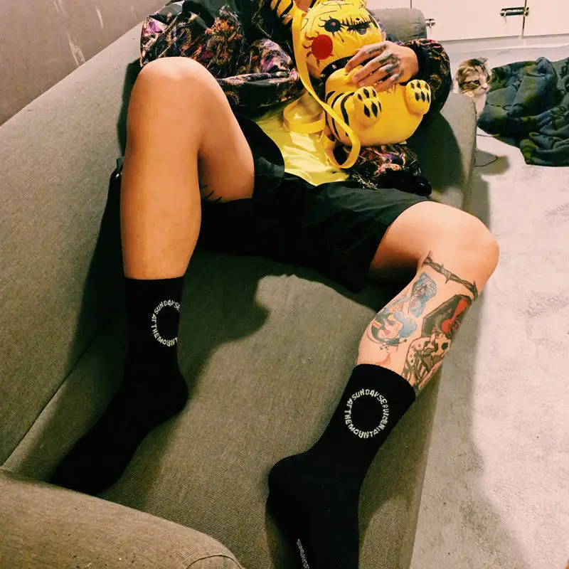 

Fashion Trends Harajuku Kanye Sunday Wervice Letters Men's Crew Socks Unisex Sports Women West Street Hip Hop Coconut Long Socks