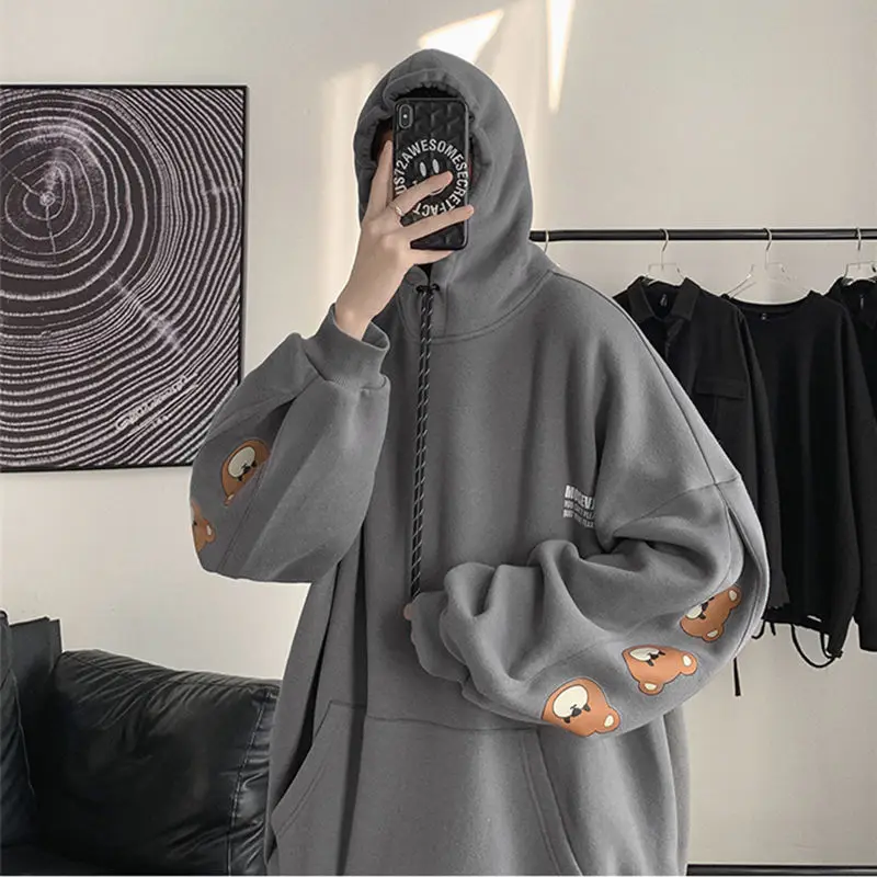 

Hoodies & Sweatshirts